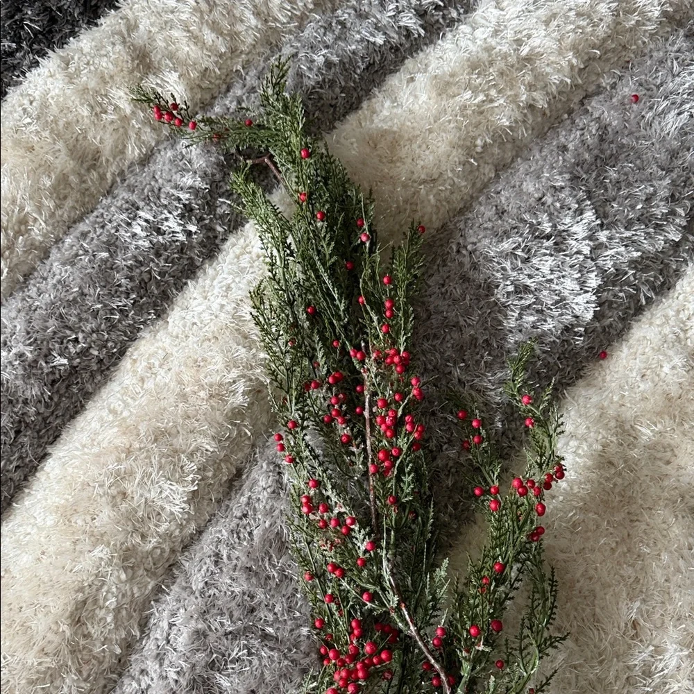 Decorative Green and Red Berry Garland